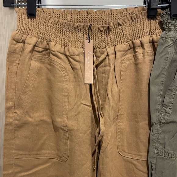 2 Joggers Green and Camel size Medium - Picture 4 of 12